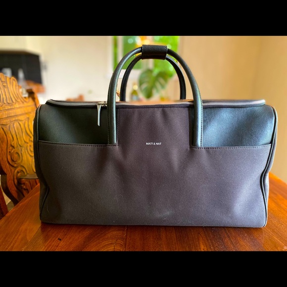 Matt & Nat Zam Vegan Weekender Bag Black - Picture 1 of 8